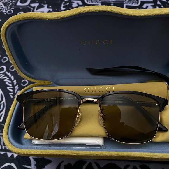 Gucci Men's Black and Tan Sunglasses - Picture 1 of 2